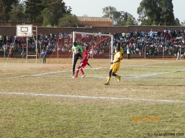 My ball,goalie gets hold of the ball, Pic Leonard Sharra