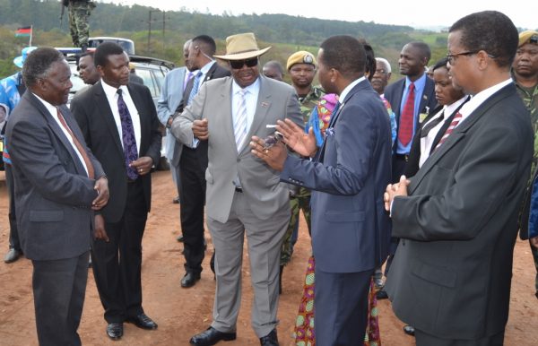 NRA officials briefs APM on the benefits of the road when completed.Pic-Francis Mphweya-MANA (1024x658)