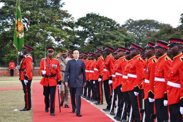 New Chinese Ambassador to Malawi, Mr. Wang Shiting, inspects Guard of Honour mounted by Malawi Defence Force  at Kamuzu Palace in Lilongqwe-(c) Abel Ikiloni, Mana