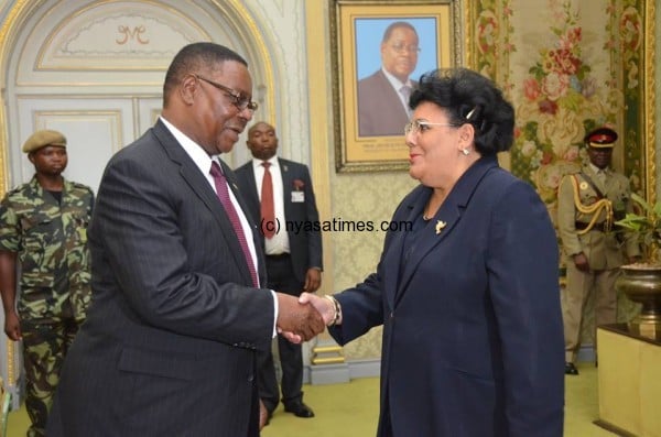 Malawi President Mutharika with Ambassador Mrs. Caridad Perez Gonzales of Cuba