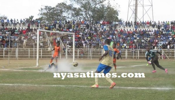 Njenjete lay siege on Nyerere goal