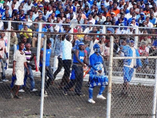 Nomads fans cheering their team....Photo Jeromy Kadewere