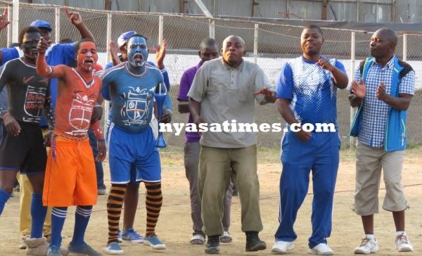 Nomads fans led by top fan Kaliyapa chanting ...Photo Jeromy Kadewere