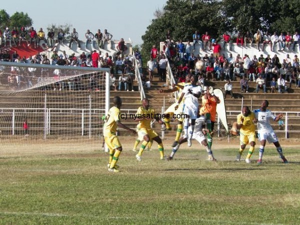 Nomads lay siege on Civo's goal, Pic Alex Mwazalungo.