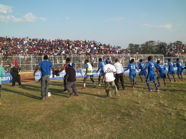 Nomads players celebrate with their fans, Pic Leonard Sharra, Nyasa Times