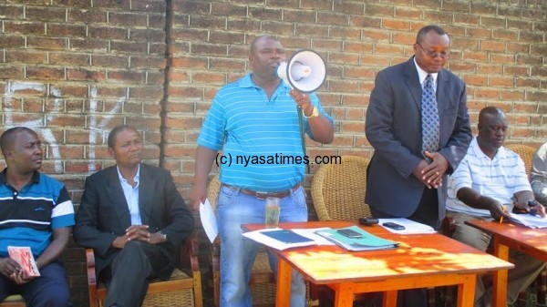 Wanderers trustees James Chuma speaking as Henry Chibowa (l) and Boniface Maganga looks on...Photo Jeromy Kadewere