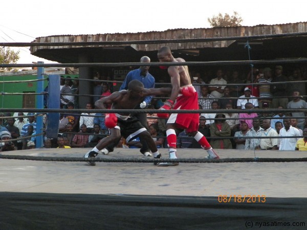 Off target, Kayuni fails to land a body punch, Pic Leonard Sharra, Nyasa Times