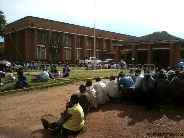 Mzuzu Civil servants on stay away