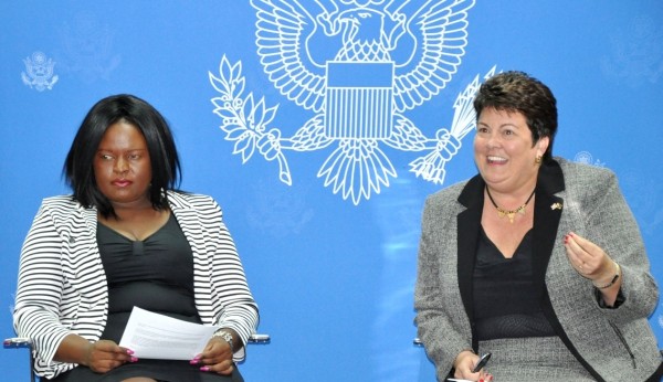 Palmer (r) Good investigative reporting crucial to democracy. On the left is Sundu, MISA-Malawi Vice Chairperson  Pic. Courtesy of U.S. Embasy in Malawi