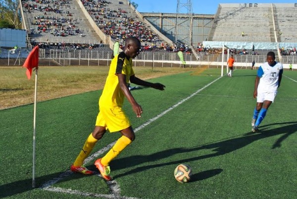 Peter Kansonga in control of the ball...Photo Jeromy Kadewere.