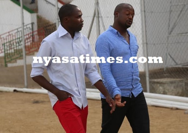  Peter Mponda and Mconald Yobe: Wizards loss oss plunges Red Hands into relegation mire....Photo Jeromy Kadewere