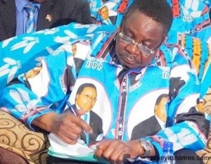 Peter Mutharika: Promises to continue where his brother left