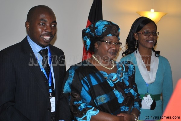 President Banda Banda flanked by Idriss Nassah 