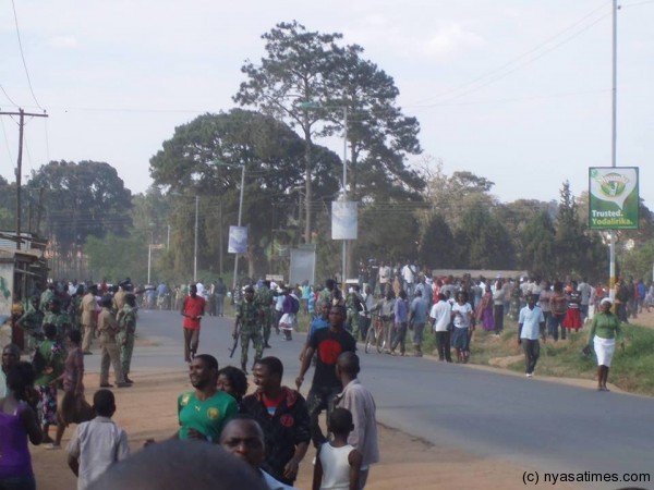 Police gurding the Taifa Market