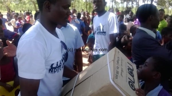 Poly students on relief aid distribtion exercise