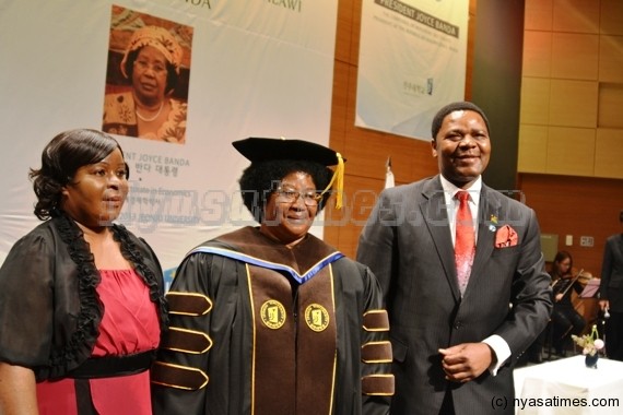 President Banda, Ambassodor Ngwenya and spouse