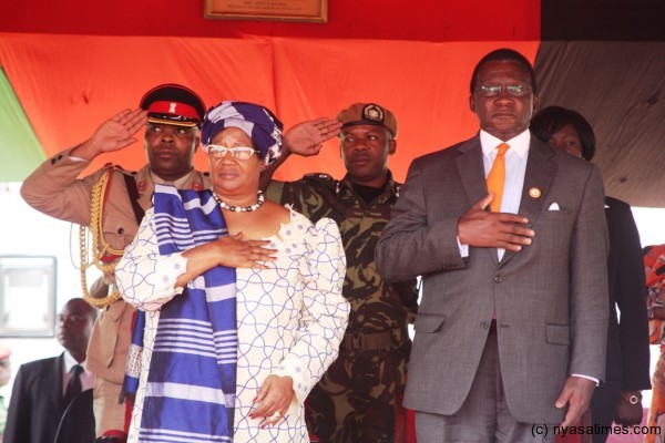 President Banda and the First Gentleman partake in the singing of the National Anthem