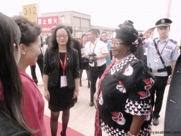 President Banda arrives at Yunnan International Airport in Kunming Province, China on Wednesday