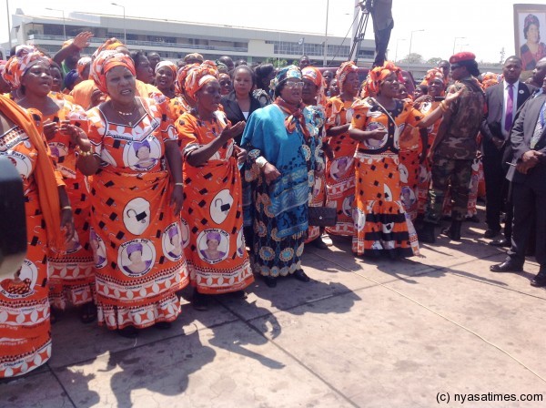 President Banda joins People's Party women in song and dance session