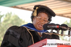 President Banda speaks during the graduation ceremony