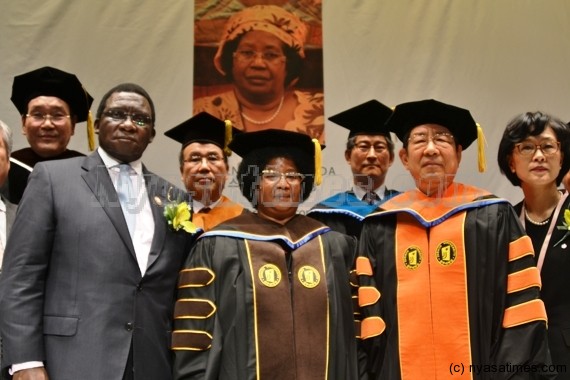 President Dr Joyce Banda with President of Jeonju Uni, First Gentleman Richard Banda and staff of the University