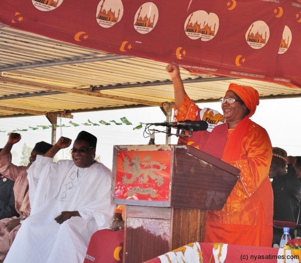 President Dr.Joyce Banda addressinng Muslim women during the official opening of the 9 th IJITHIMA (Women gathering)  at Lunzu in Blantyre.Picture by Francis Mphweya-MANA.