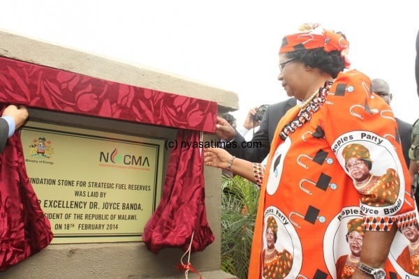 President Banda officially presiding over laying of Foundation-Stone for Fuel Strategic-Reserves Mzuzu-pic-by-Lisa-Vintulla