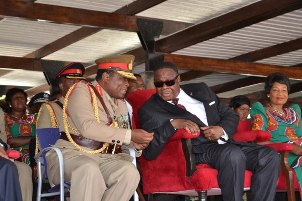 President Mutharika tires Malawi Defence Force General Ignasio Maulana on arrival at MAFCO in Salima (C)Stanley Makuti