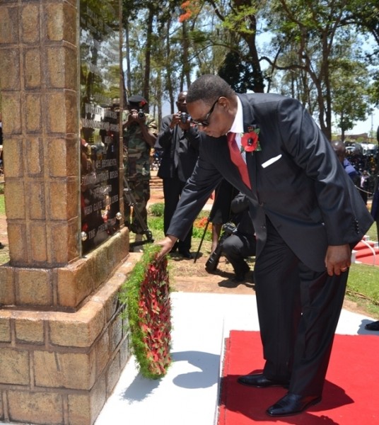 President Mutharika lays a wreath on the war memorial tower in zomba.Pic-Francis Mphweya-Mana.