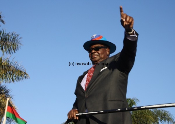 President Peter Mutharika arrives in Central Reigion.