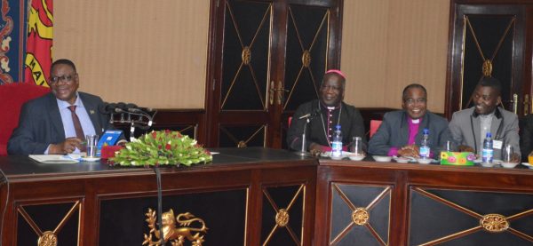 President Peter Mutharika in a discussion with the different religious leaders led byArch Bishop Thomas Msusa at Kamuzu Palace (C) Stanley Makuti- mana 
