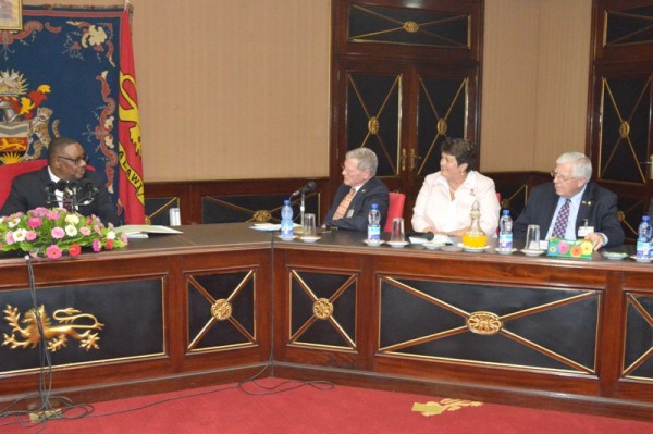 President Peter Mutharika in a discussons with members of United States of America Senate led by the US Ambassodor to Malawi Virginia Palmer at Kamuzu Palace (C) Stanley Makuti