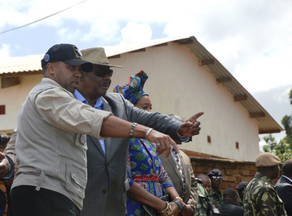 President Peter Mutharika is being briefed on the damage at Masasa (C) Stanley Makuti 