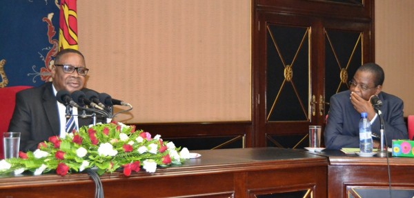 President Peter Mutharika, speaks after receiving a report from MEC as MEC Chairman, Justice Maxon Mbendera AC, listens at Kamuzu Palace in Lilongwe-(c) Abel Ikiloni, Mana