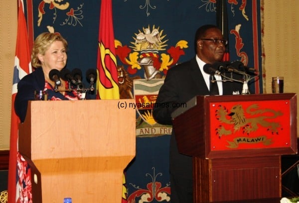 President Prof.Peter Mutharika and Norwagian Prime minister Ms Erna Solberg speaking during the Press briefing at Kamuzu Palace - Pic by Stanley Makuti
