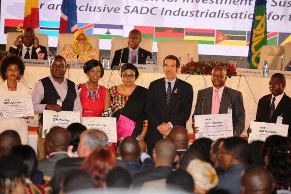 President Seretse Khama Ian Khama poses with winners of 2016 SADC Media awards, Malawi's Bonnex Julius Binali is on the far right