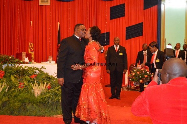 President Mutharika and the First Lady grab a kiss on a valentine