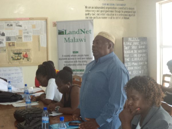 Senior Chief Jalasi making his address during the voluntary guidelines meeting organised by LandNet Malawi in Mangochi. Pic Arnold Namanja (MANA)