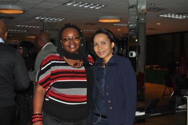Sitinga Kachipande (l)  and Connie Nkosi  at the fundraiser