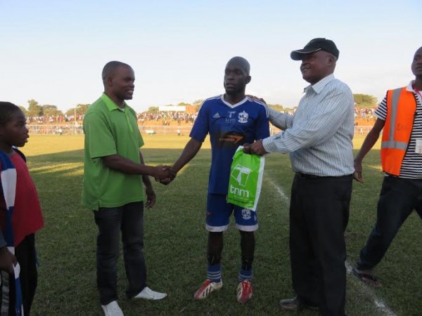 Soccer analyst Charles Nyirenda, TNM's Moses Jere honour man-of-the-match Mussa
