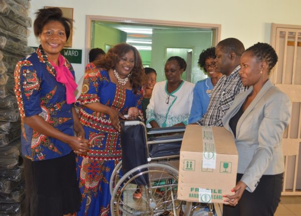 State house women (left) presents the donation to Kamuzu Central Hospital Childrens ward on Tuesday  (C) Stanley Makuti (5)