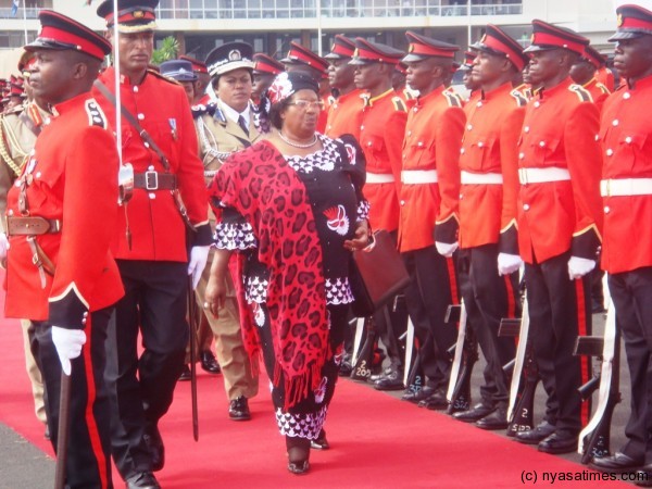 The President inspects a Guard of Honour mounted by officers of the Malawi Armed Forces