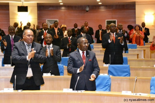 President  Banda receives a standing ovation from legislators
