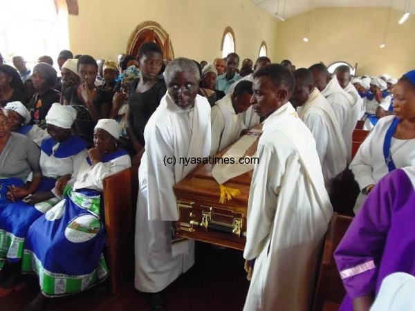  The-coffin-arriving-for-funeral-mass.....Photo-Jeromy-Kadewere