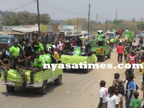 The procession passes through Dwangwa TC, Pic Alex Mwazalumo