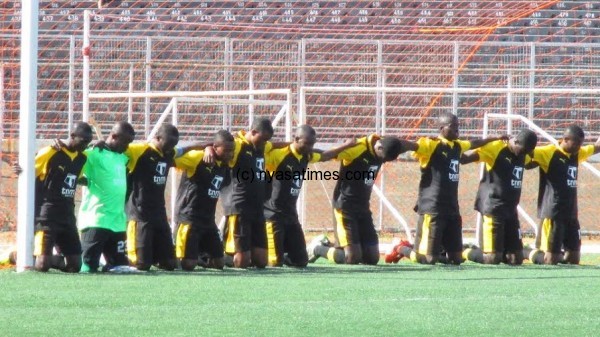 Tigers praying before the match....Photo Jeromy Kadewere