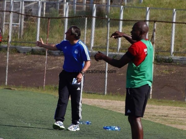 Touchline tactics, coaches share tips with players -Photo by Jeromy Kadewere, Nyasa Times