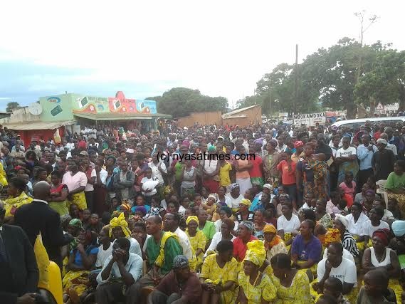 Chitipa supporters listening to UDF president Atupele Muluzi