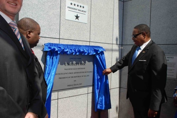 President Mutharika opening Umodzi Park