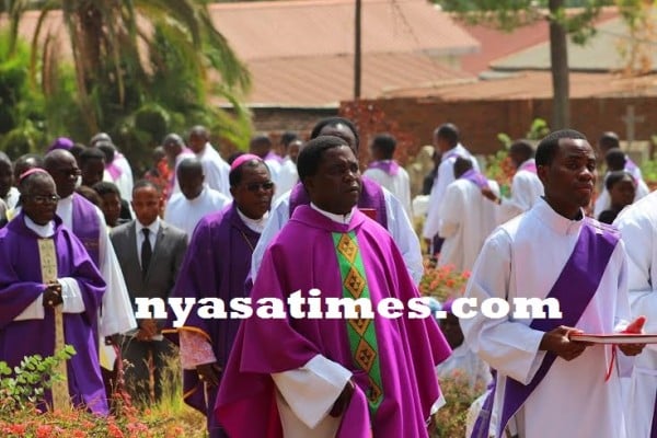 Vicar General Boniface Tamani represented Arbishop Msusa...Photo Jeromy Kadewere.